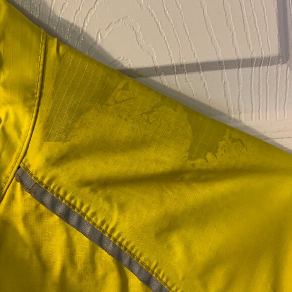 Showers Pass Women's Transit Cycling Jacket Size S Yellow Vented FLAWED Rainwear - Picture 10 of 10